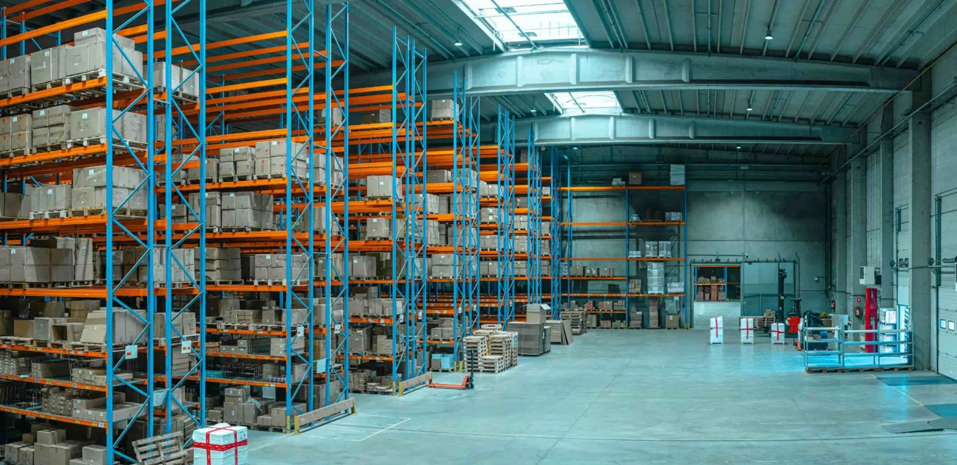 Warehouses & distribution
